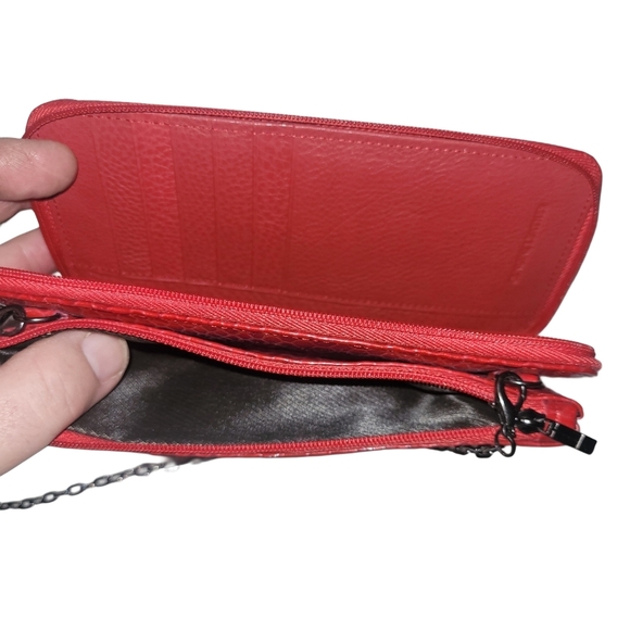 Rasleeni Red Patent Leather Wallet on Chain - Picture 2 of 6